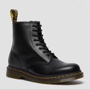 Dr. Martens 1460 Black Leather 8eye Boot